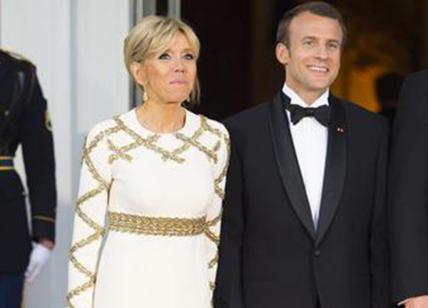 Francia, i Macron si fanno la piscina privata. Bufera: "Presidente dei ricchi"