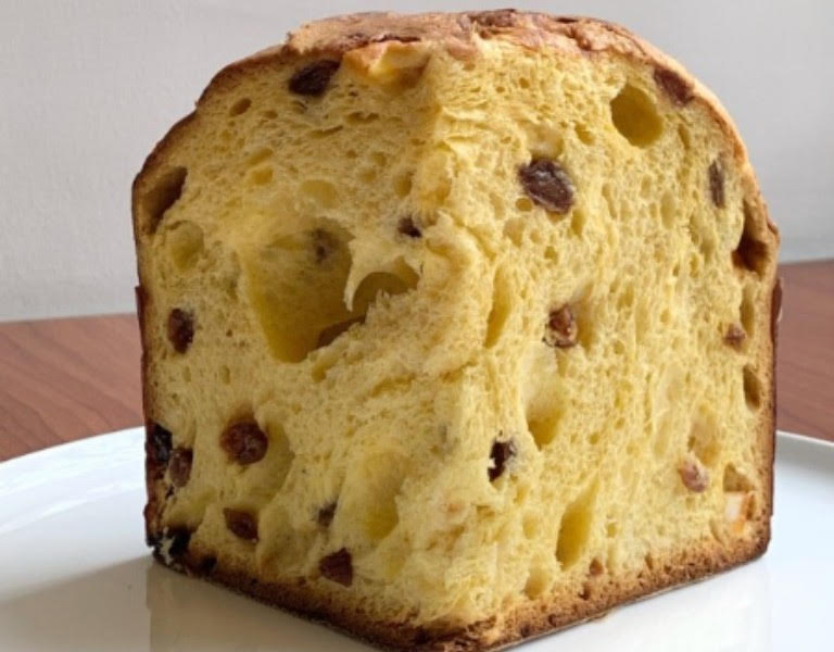 DANIELE CANZIAN  - Il Panettone Omaggio a Milano di Daniel Canzian torna per il suo terzo anno consecutivo. Nato dall’idea di rendere omaggio alla città adottiva dello chef e preparato secondo una ricetta esclusiva a base di riso e zafferano, Omaggio a Milano ha vissuto di anno in anno un percorso di crescita, fino ad arrivare, oggi, alla collaborazione con Albertengo, che con Daniel condivide diversi valori, dalla cura nella selezione e lavorazione della materia prima, alla meticolosa ricerca del loro equilibrio perfetto.  - presso il  Ristorante Daniel  in Via Castelfidardo angolo Via San Marco a Milano.