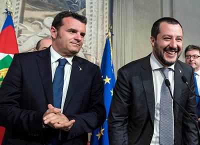 Centinaio Salvini ape 1 Centinaio Salvini ape 1