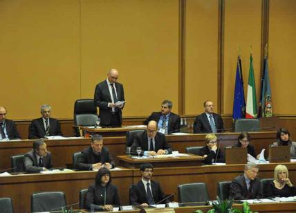 Regione Lazio, sedute on line la Lega: "Tagliamo gli stipendi ai consiglieri"