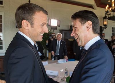 Conte Macron ape 3