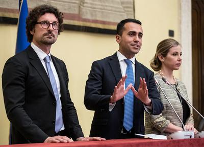 Di maio 26 04 ape 3 Di maio 26 04 ape 3