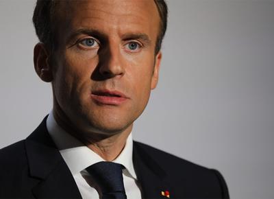 Emmanuel macron ape 2