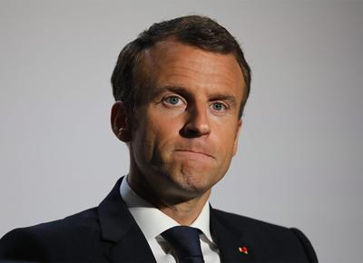 Emmanuel macron ape 3