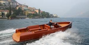 Ernesto la barca elettrica del cantiere E. Riva Foto Maccione Ernesto la barca elettrica del cantiere E. Riva Foto Maccione