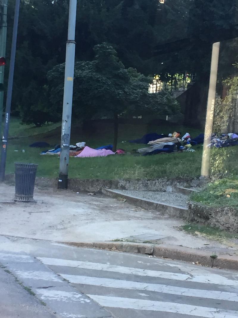 Bivacco di immigrati ai giardini di Porta Venezia