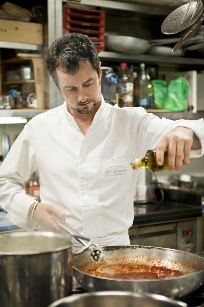 Lo chef stellato Angelo Troiani del ristorante Il Convivio di Roma: da maggio i suoi piatti arricchiranno l'offerta dei ristoranti Sisal Wincity di Milano, Roma, Firenze e Catania. Lo chef stellato Angelo Troiani del ristorante Il Convivio di Roma: da maggio i suoi piatti arricchiranno l'offerta dei ristoranti Sisal Wincity di Milano, Roma, Firenze e Catania.