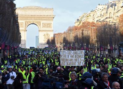 gilet gialli parigi