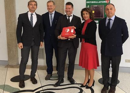 Milano cardioprotetta: installato un defibrillatore alle Stelline