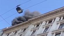 Milano, palazzo in fiamme in via Turati