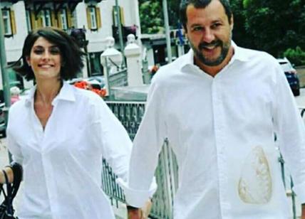 Elisa Isoardi e la camicia "bruciata" di Matteo Salvini: ironia e nuova foto