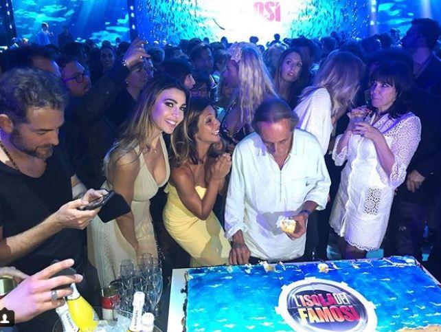 Isola dei Famosi 2018, festa dopo la vittoria finale di Gaspare. Le foto.  ISOLA 2018 NEWS 