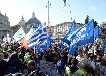 Lega, caos al Centro-Sud: Lazio e Puglia fermano la svolta