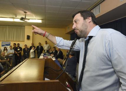 Censimento rom, Salvini: "Non mollo e vado dritto". Poi frena