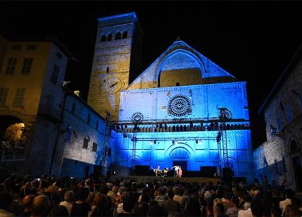 Michele Placido dedica un'opera a Universo Assisi