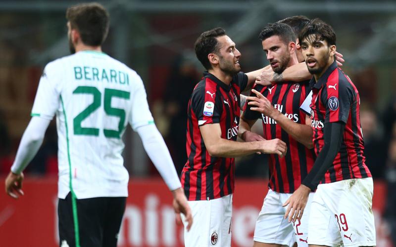 Musacchio, Paquetà e Calhanoglu (foto Lapresse) Musacchio, Paquetà e Calhanoglu (foto Lapresse)