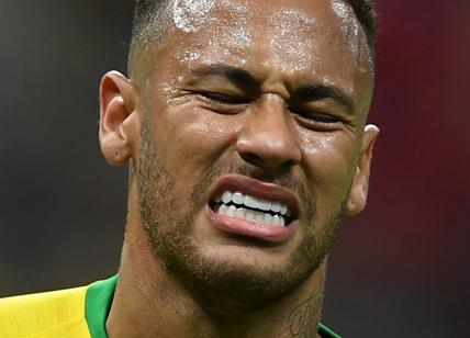Neymar accusato di stupro in hotel a Parigi. Lui si difende: "Un'estorsione"