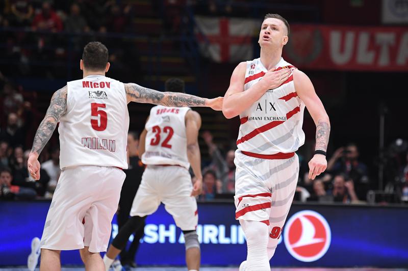 Alen Omic e Micov (foto Lapresse) Alen Omic e Micov (foto Lapresse)