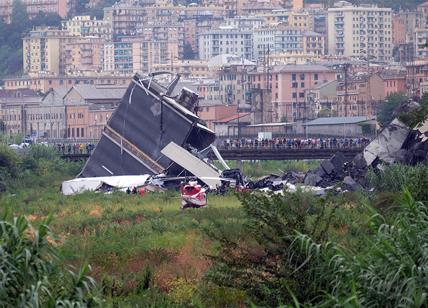 Crollo ponte Genova, l'ingegnere Orlandi: "8 mesi per ricostruire? Una bugia"