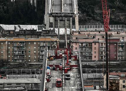 Ponte Morandi, Conte: "In piedi entro fine anno, a inizio 2020"