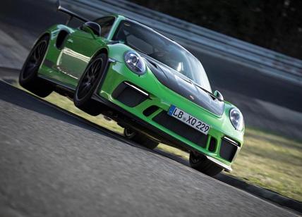 La nuova Porsche 911 GT3 RS sfida l’”Inferno verde”