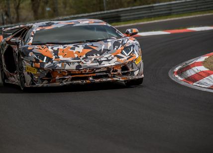 La Lamborghini Aventador SVJ gommata Pirelli conquista il Nurburgring