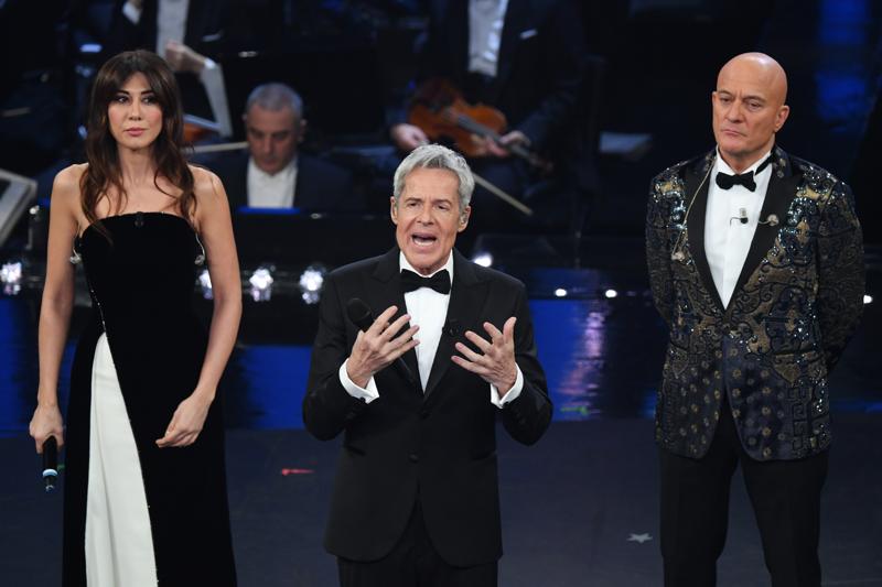 Sanremo 2019: Claudio Baglioni, Claudio Bisio e Virginia Raffaele (foto Lapresse) Sanremo 2019: Claudio Baglioni, Claudio Bisio e Virginia Raffaele (foto Lapresse)
