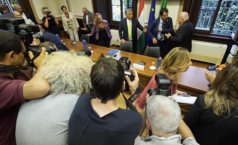 Milano, l'incontro tra Salvini e Orban (foto: Claudio Bernieri) Milano, l'incontro tra Salvini e Orban (foto: Claudio Bernieri)