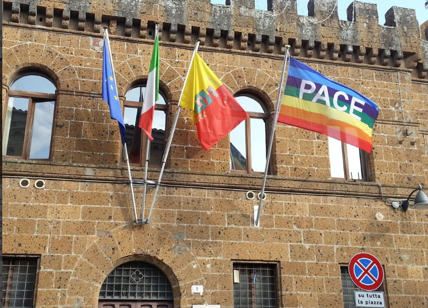 Cerveteri, CasaPound contro sindaco e Anpi: "La bandiera della pace va tolta"