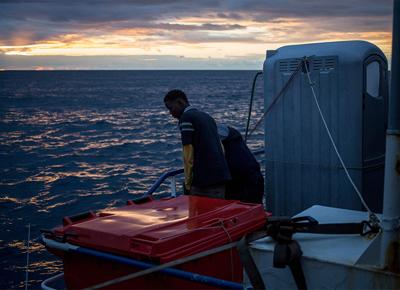sea watch migranti ape