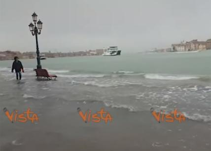 Maltempo da Nord a Sud: 12 morti. Acqua record a Venezia. Danni a San Marco