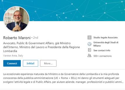 Maroni aggiorna il suo profilo LinkedIn: da governatore diventa avvocato