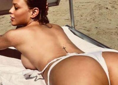 silvia provvedi lato b topless