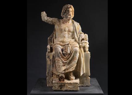 Finita in un giro di ricettatori, la statua di "Zeus in trono" torna a casa