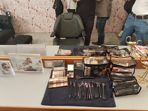 Striscia la Notizia, il camerino di Michelle Hunziker Striscia la Notizia, il camerino di Michelle Hunziker