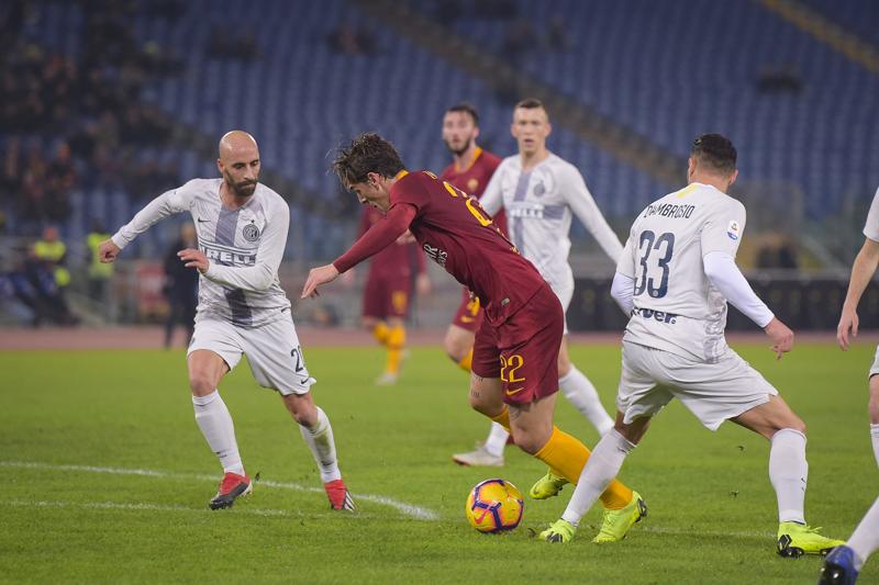 Zaniolo e Borja Valero (foto Lapresse) Zaniolo e Borja Valero (foto Lapresse)