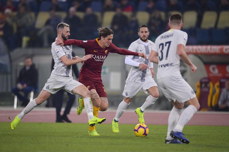 Zaniolo e Brozovic (foto Lapresse) Zaniolo e Brozovic (foto Lapresse)