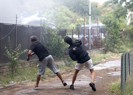 Albuccione rissa: Due arresti nella rivolta del campo rom di Guidonia