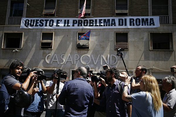 Roma ostaggio di Casapound: via allo sgombero della sede di via Napoleone III