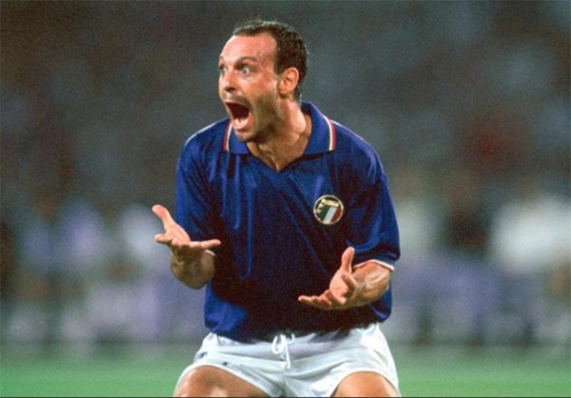 photo Maglia Italia 90 Diadora euforia nazionale le maglie azzurre