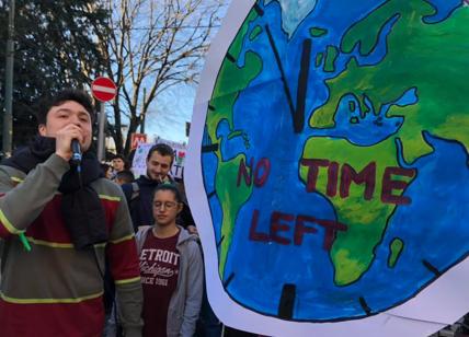 FridaysForFuture, al via gli scioperi. In piazza a favore del clima globale