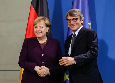 Berlino, Angela Merkel e il presidente del Parlamento europeo David Sassoli in conferenza3
