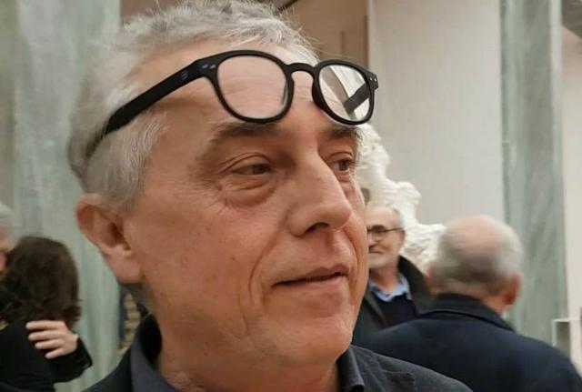 Crozza 'bastona' Stefano Boeri. Boeri lo invita a piantare gli alberi