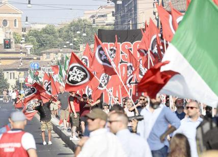 Genova, CasaPound in piazza, scontri con rivali e polizia