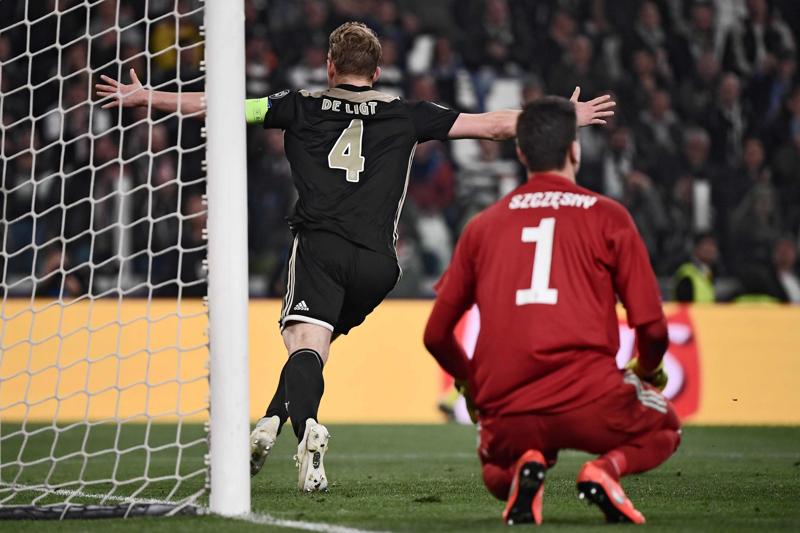Matthijs de Ligt - Szczesny (foto Lapresse) Matthijs de Ligt - Szczesny (foto Lapresse)