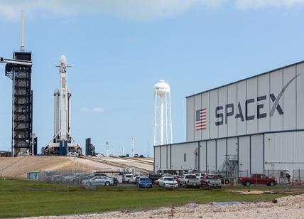 Primo lancio commerciale del razzo Falcon Heavy della SpaceX