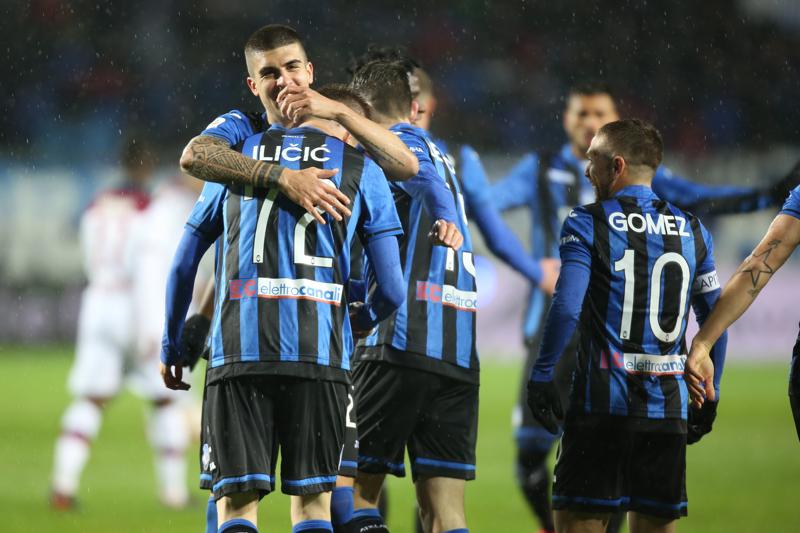ILICIC E IL PAPU GOMEZ (foto Lapresse) ILICIC E IL PAPU GOMEZ (foto Lapresse)