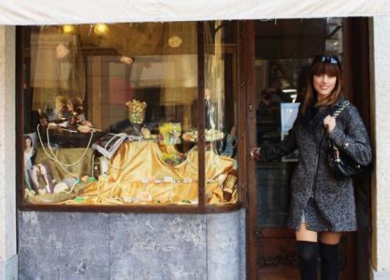 Milano patria del panettone. Oltre 60 milioni di euro di giro d’affari, 10% di crescita, 24mila addetti e quasi 2000 imprese. Ma quali sono le migliori pasticcerie meneghine che preparano il delizioso dolce natalizio? Ecco una selezione dell’inviata speciale di Affaritaliani.it Milano Krystel Lowell