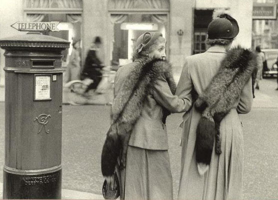 Inge Morath, New Bond Street, London, Great Britain, 1953  © Inge Morath Magnum Photos
