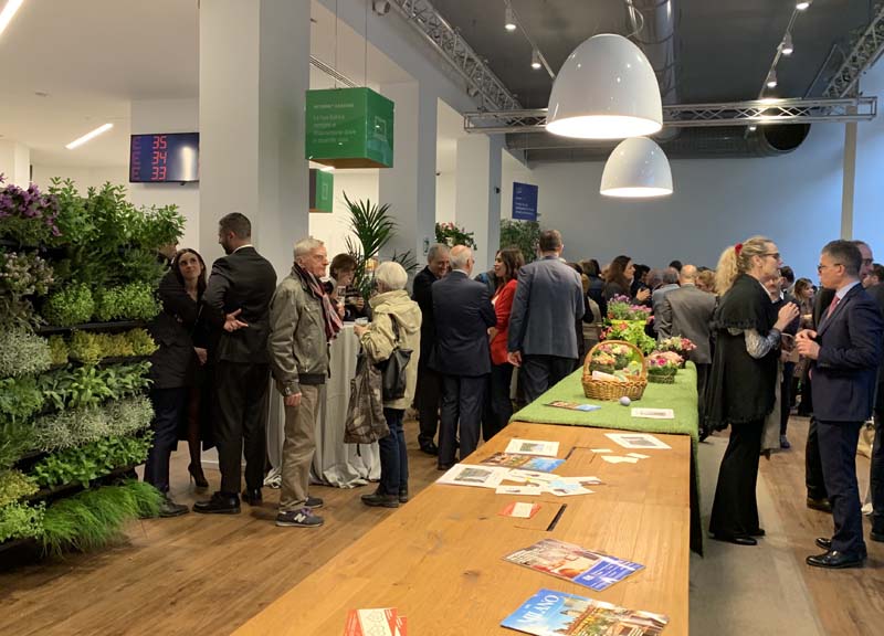 La filiale Intesa Sanpaolo di Cordusio allestita per il Fuorisalone 2019 La filiale Intesa Sanpaolo di Cordusio allestita per il Fuorisalone 2019